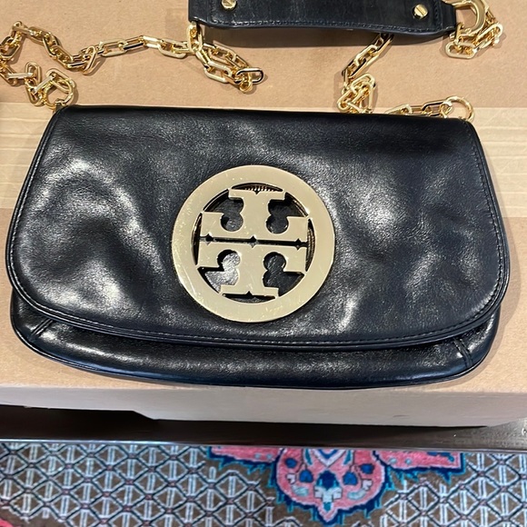 Tory Burch Handbags - 🛍🛍HOST PICK🛍🛍Stunning Tory Burch Crossbody leather bag